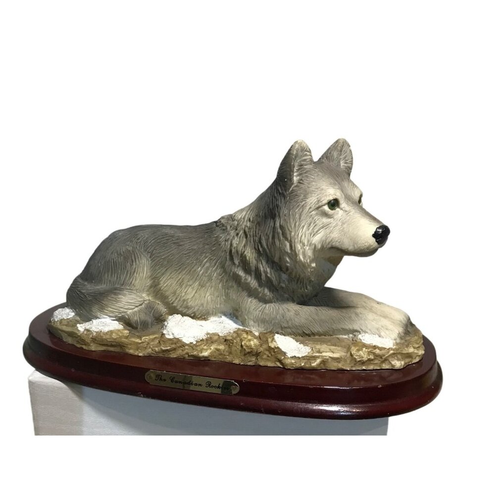 Crosa Wolf Figurine On Wooden Base 11.5 x 6" The Canadian Rockies 1985